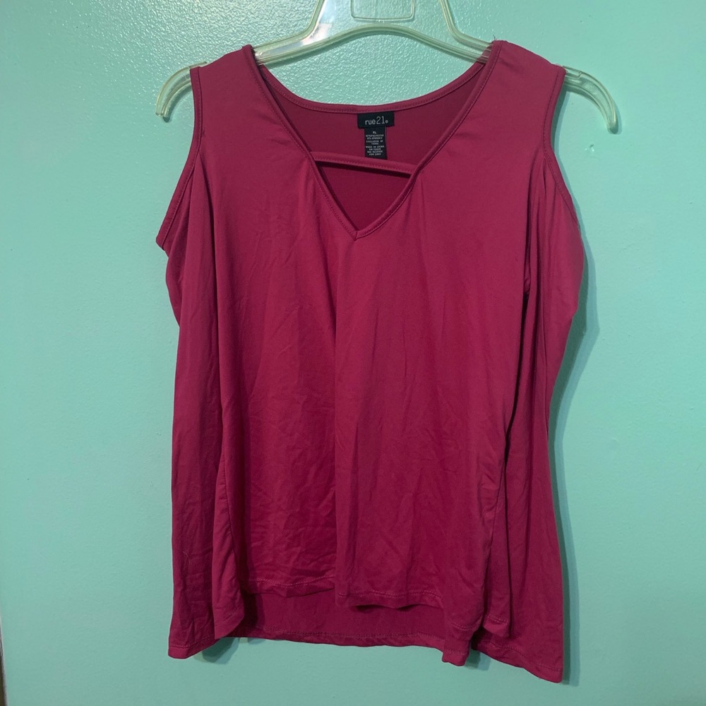 Rue 21 xl cold shoulder shirt